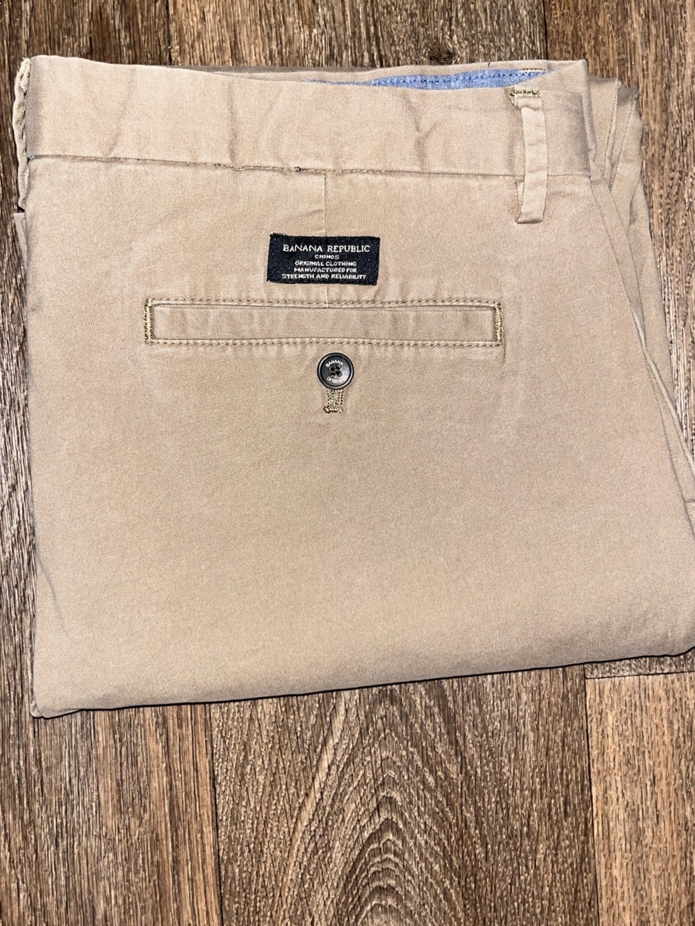 Banana Republic Men's Khaki Chino Pants